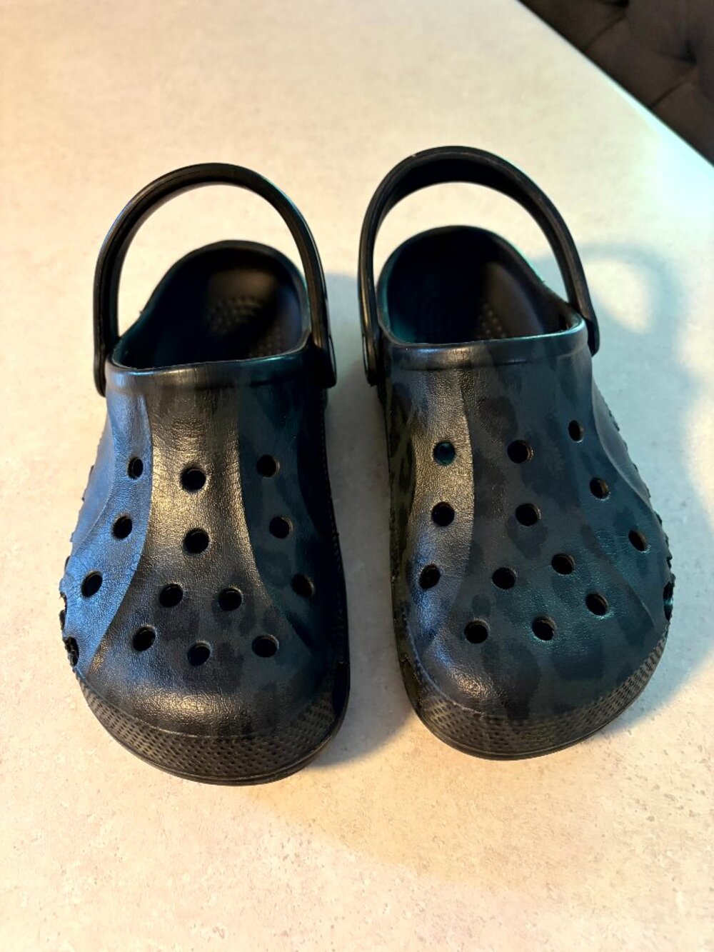 Crocs Black camo mens 4 womens 6 slip on shoes comfort Clogs Ex Condition